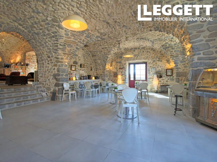 Image No.7-8 Bed Chateaux for sale