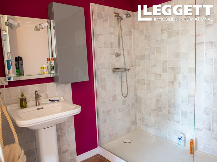 Image No.6-5 Bed House for sale