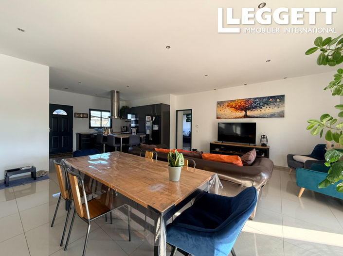 Image No.10-3 Bed House for sale
