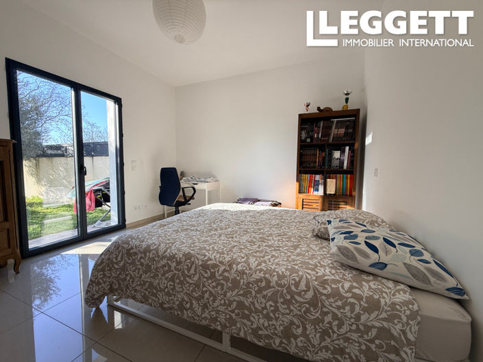Image No.8-3 Bed House for sale