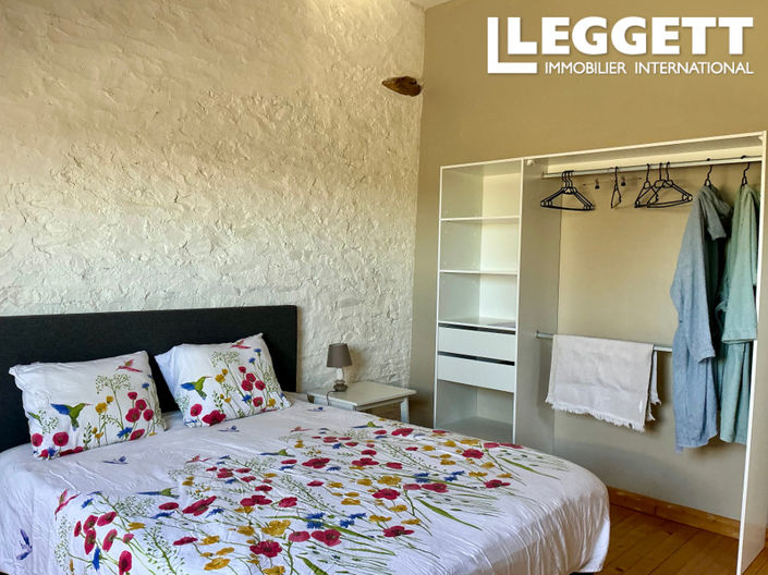 Image No.6-5 Bed House for sale