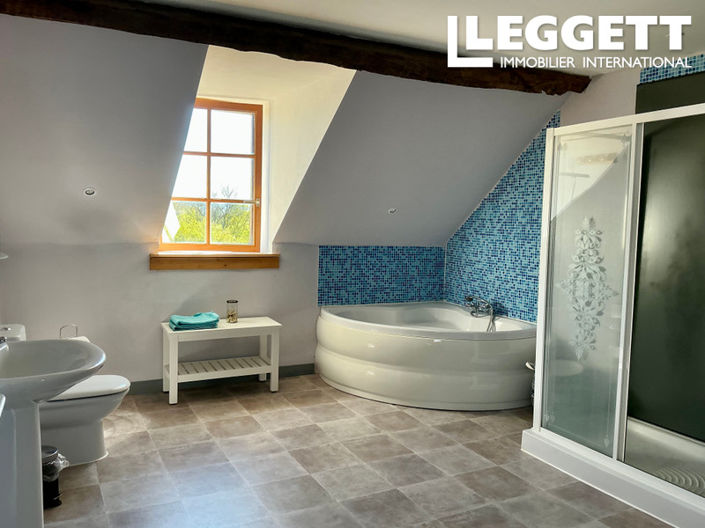 Image No.7-5 Bed House for sale