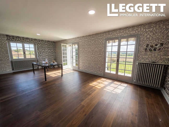 Image No.8-3 Bed House for sale