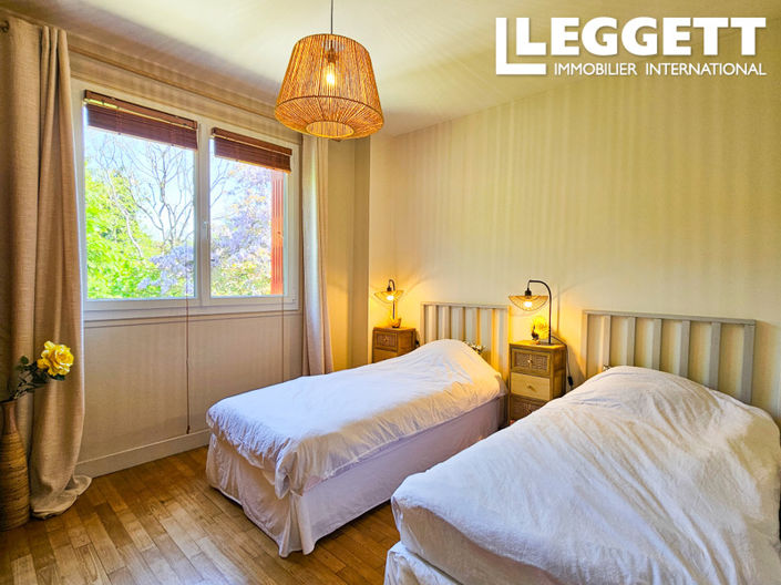 Image No.8-3 Bed House for sale