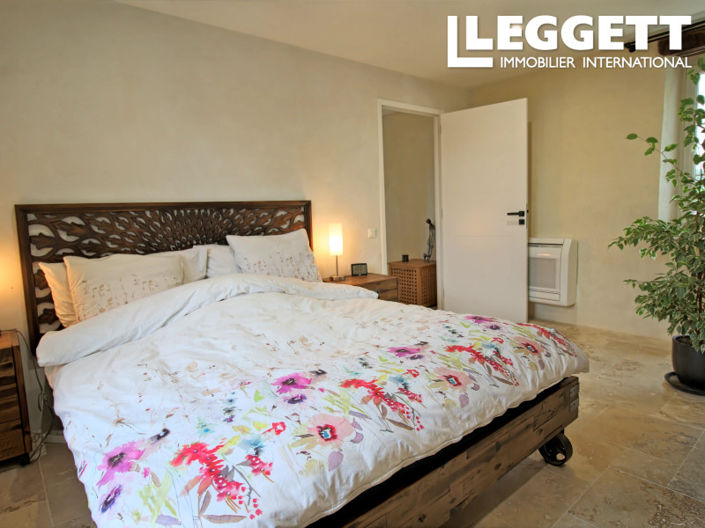 Image No.10-2 Bed House for sale