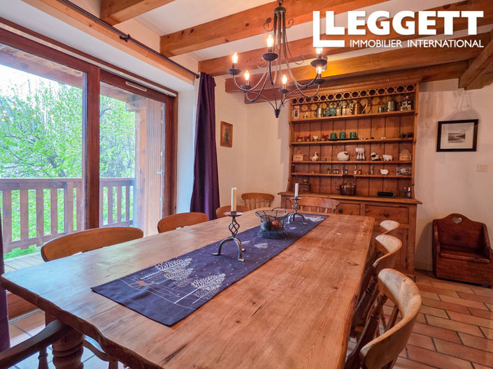 Image No.6-7 Bed House for sale