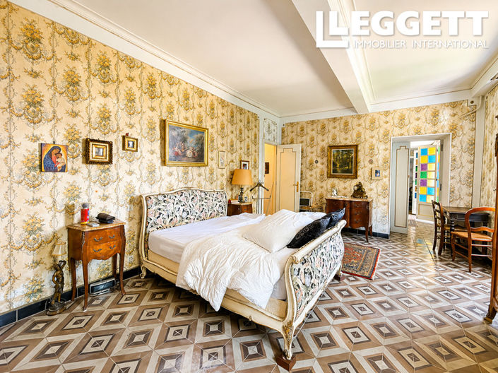 Image No.10-5 Bed House for sale