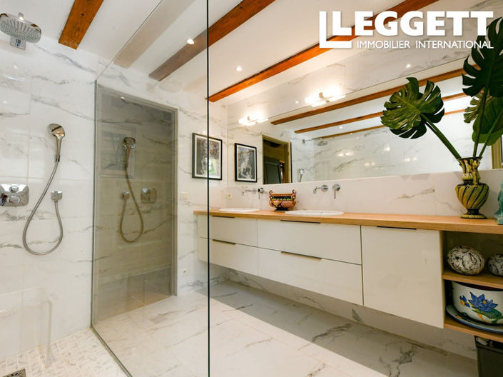 Image No.8-3 Bed House for sale