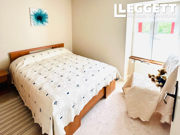 Image No.8-4 Bed House for sale