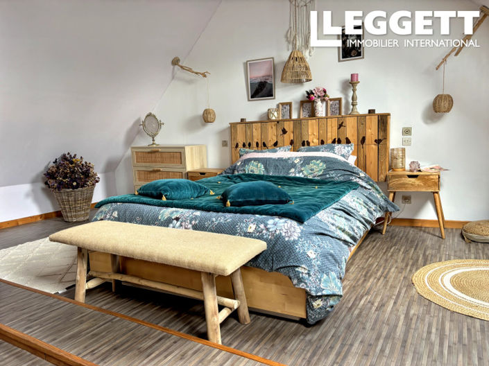 Image No.5-9 Bed House for sale