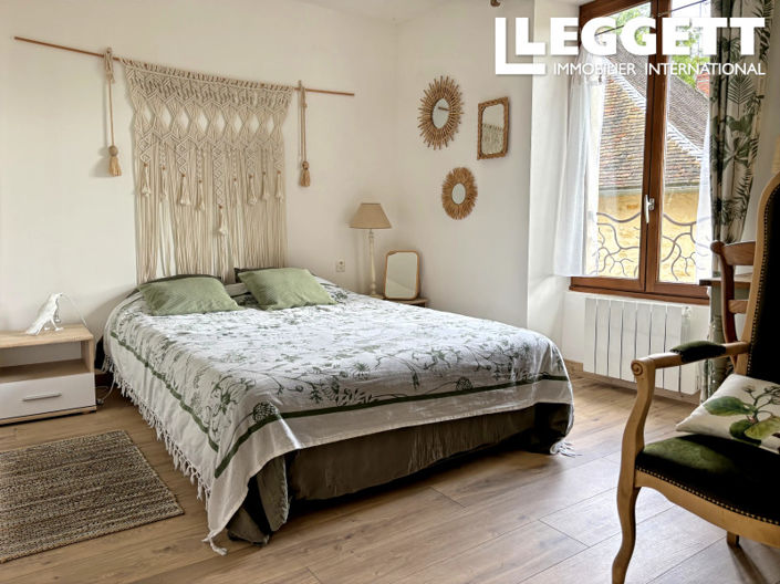 Image No.6-9 Bed House for sale