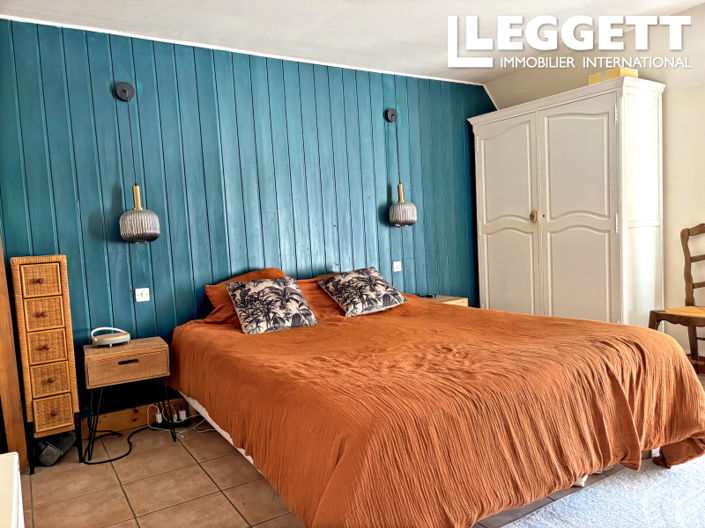 Image No.7-9 Bed House for sale