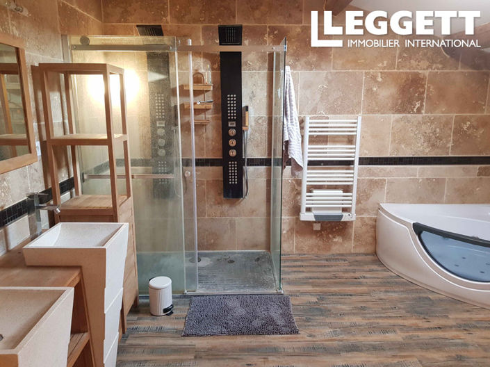 Image No.8-5 Bed House for sale