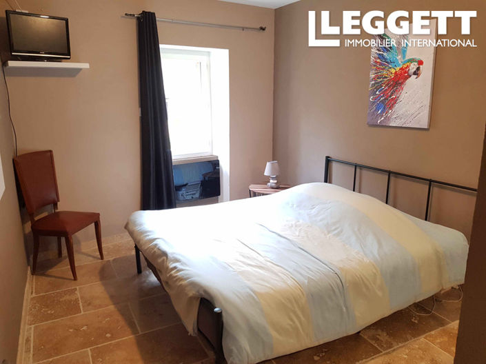 Image No.9-5 Bed House for sale