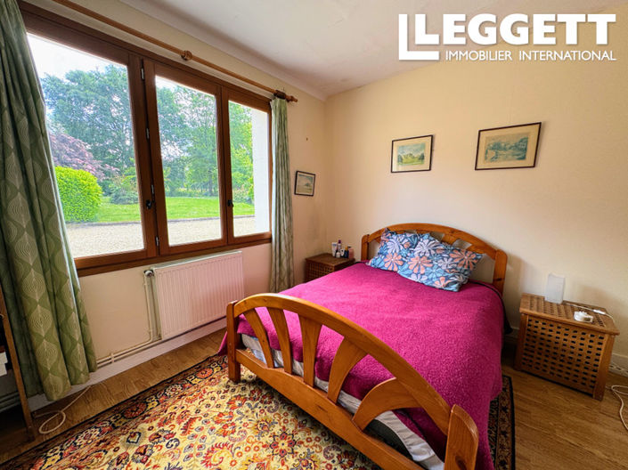 Image No.9-9 Bed Commercial for sale