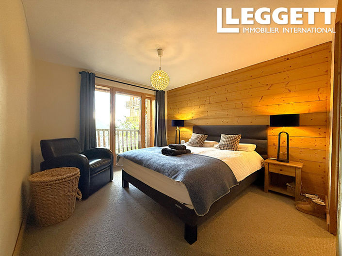 Image No.3-4 Bed House for sale