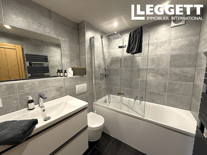 Image No.9-4 Bed House for sale