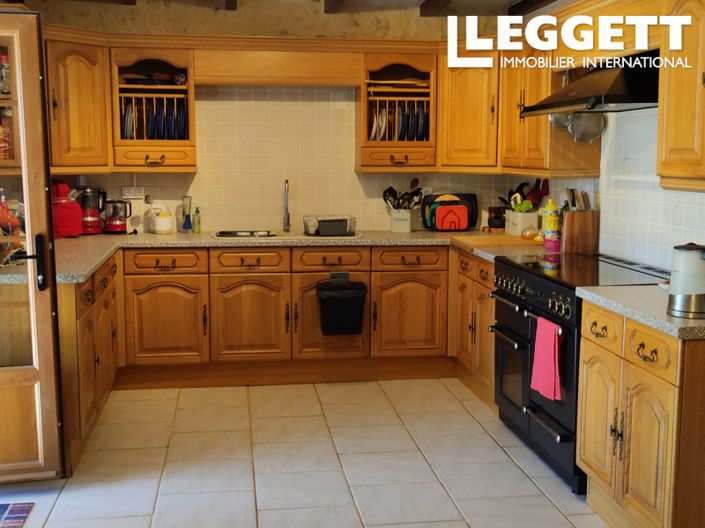 Image No.6-5 Bed House for sale