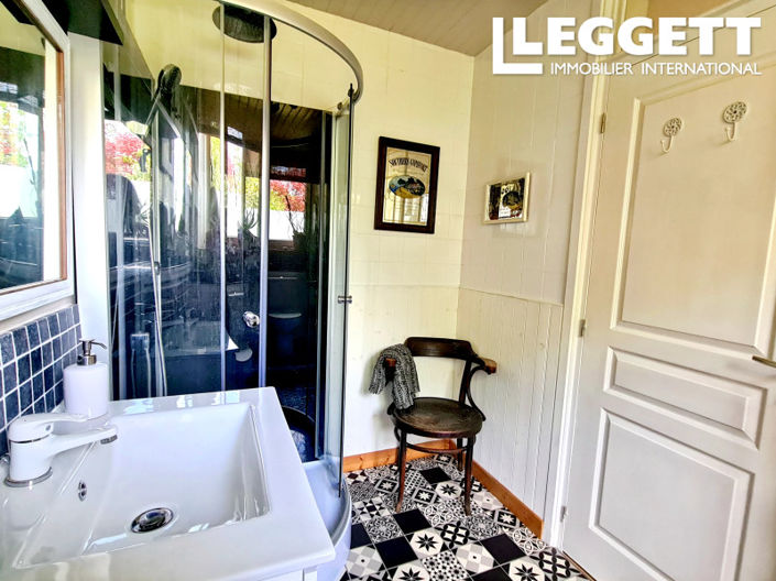 Image No.8-4 Bed House for sale