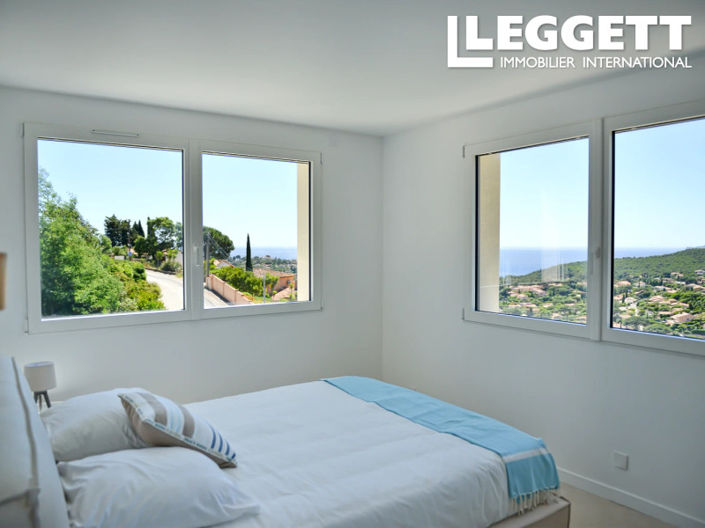 Image No.10-4 Bed House for sale