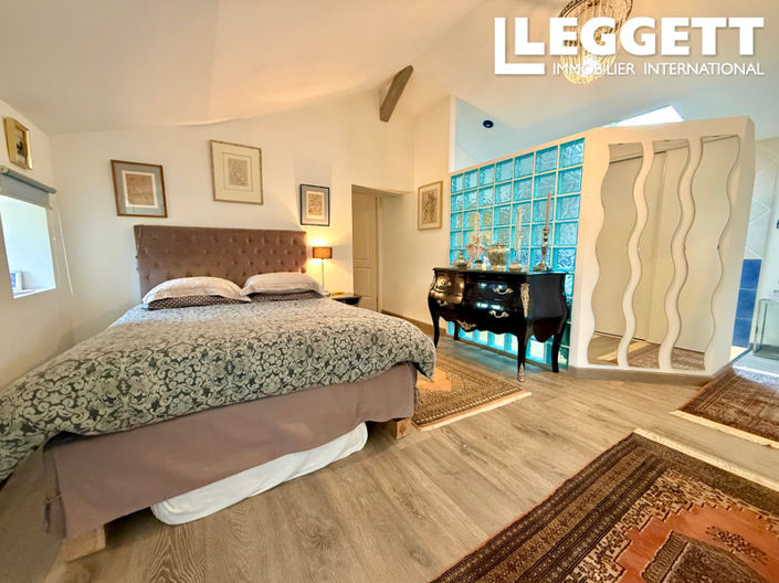 Image No.6-3 Bed House for sale