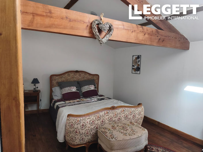 Image No.10-5 Bed House for sale