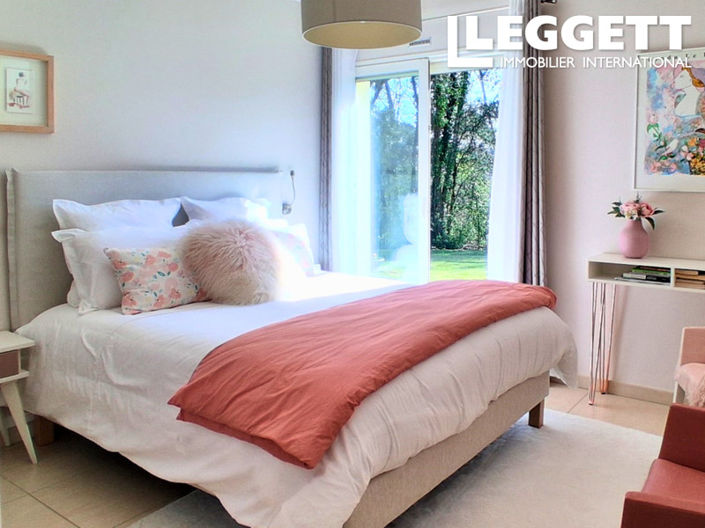 Image No.6-4 Bed House for sale