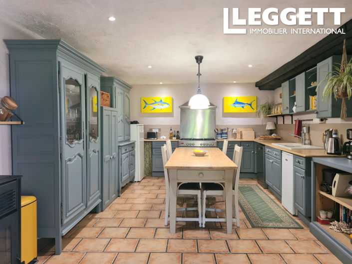Image No.2-4 Bed House for sale