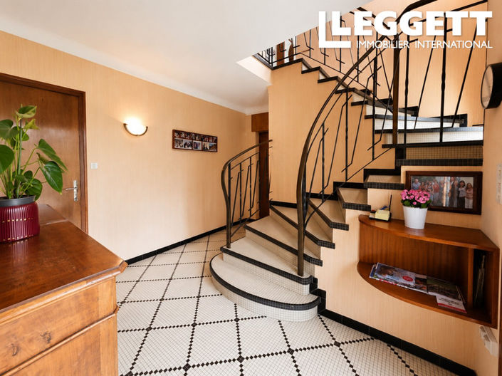 Image No.3-5 Bed House for sale