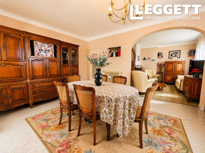 Image No.7-5 Bed House for sale