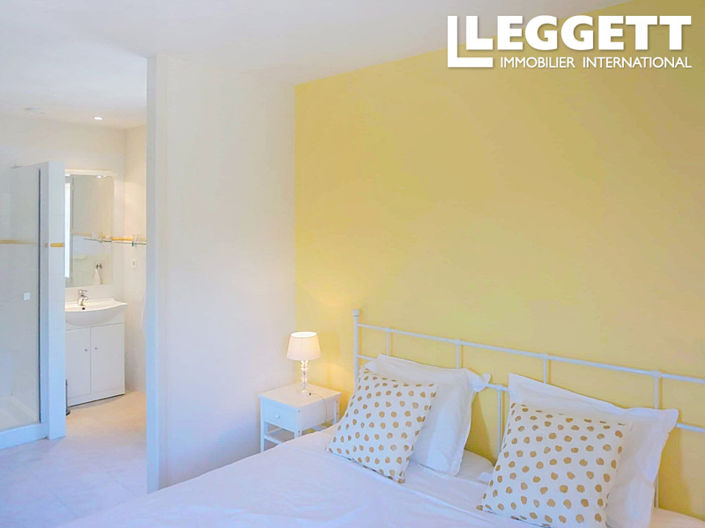 Image No.10-4 Bed House for sale