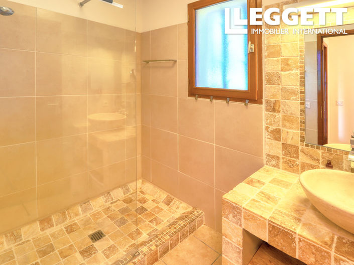 Image No.9-2 Bed House for sale