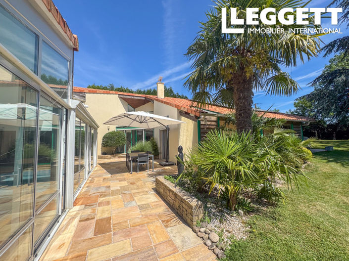 Image No.9-5 Bed House for sale