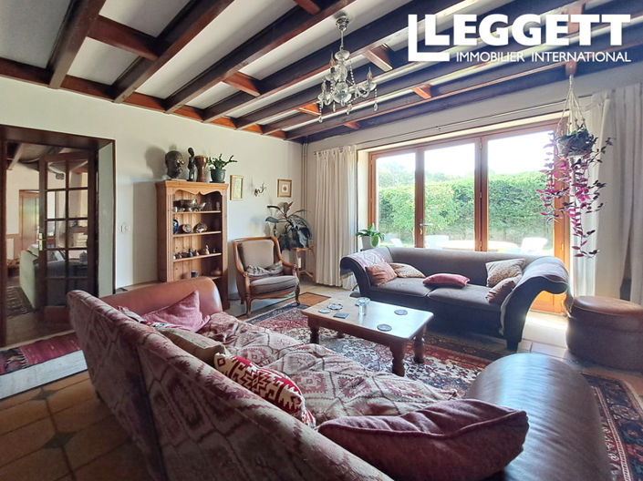Image No.6-6 Bed House for sale