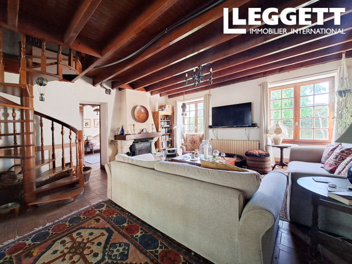 Image No.8-6 Bed House for sale
