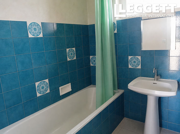 Image No.6-5 Bed House for sale
