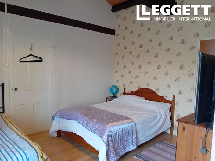 Image No.9-5 Bed House for sale