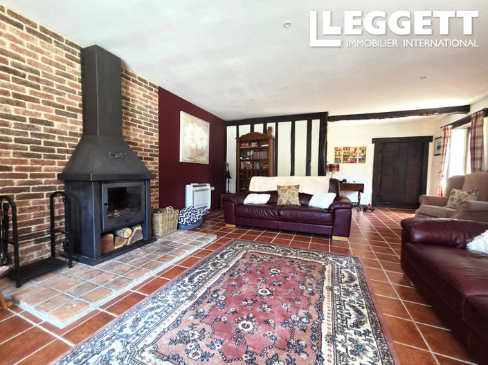 Image No.8-5 Bed House for sale