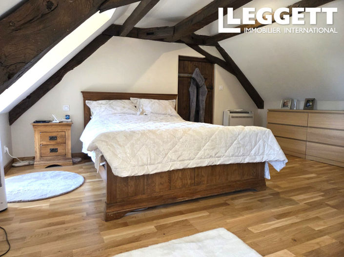Image No.9-5 Bed House for sale