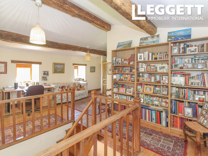 Image No.8-3 Bed House for sale