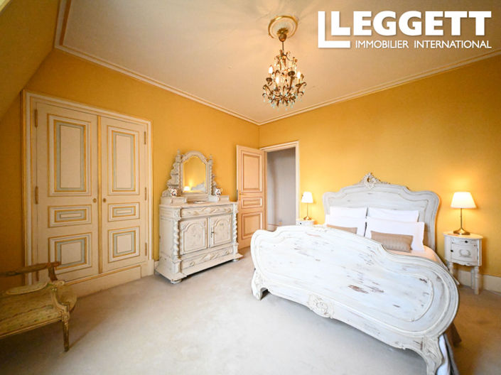 Image No.6-7 Bed Chateaux for sale