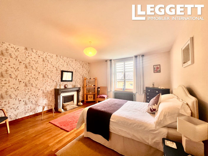 Image No.4-9 Bed House for sale