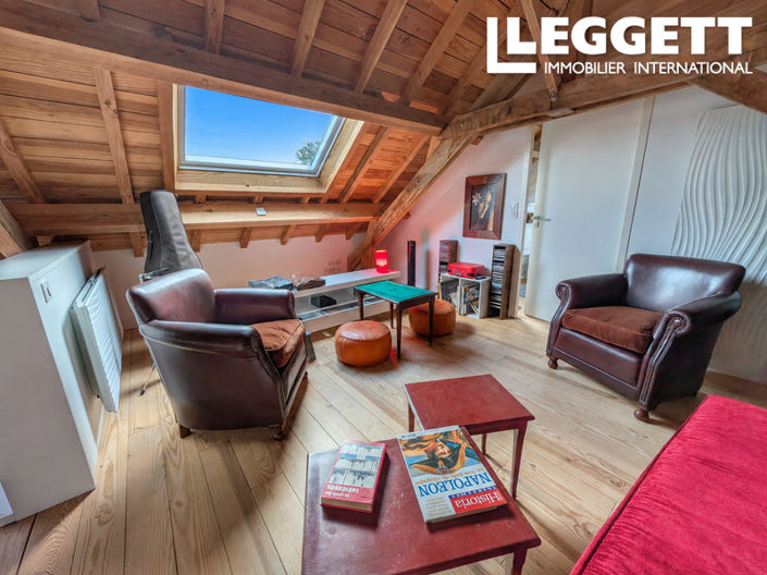Image No.10-3 Bed House for sale