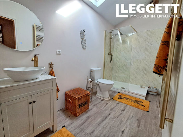 Image No.10-3 Bed House for sale