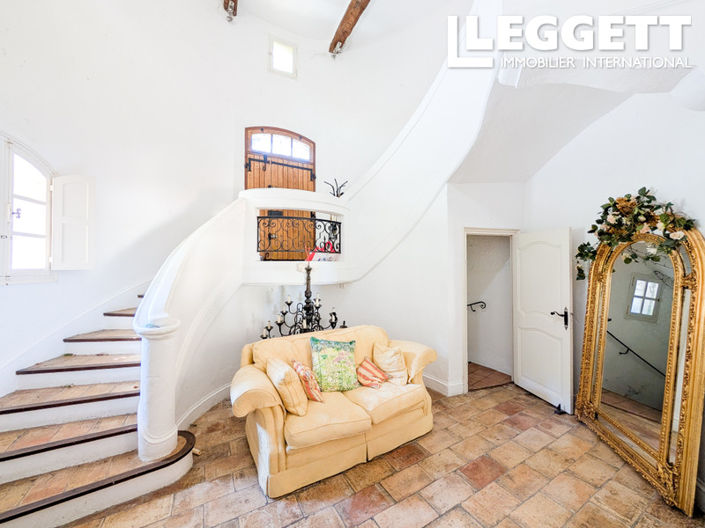 Image No.2-5 Bed House for sale