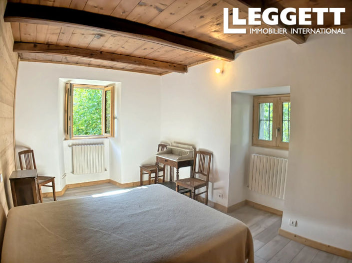 Image No.6-4 Bed House for sale