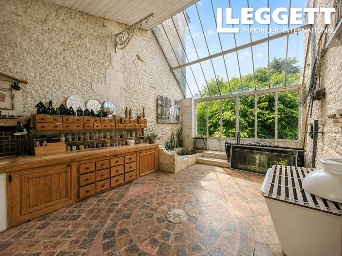 Image No.3-8 Bed House for sale