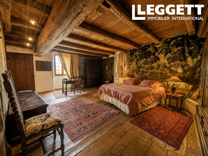 Image No.5-6 Bed House for sale