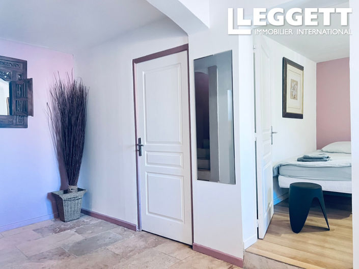 Image No.5-5 Bed House for sale