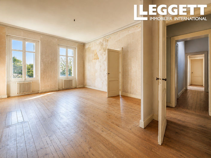 Image No.6-16 Bed Chateaux for sale